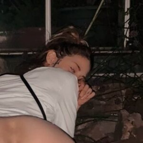 Naakte gelekte OnlyFans-foto van Mym Savagebetty