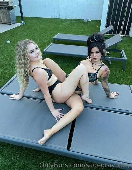 Naakte gelekte OnlyFans-foto van Sageygraybaby