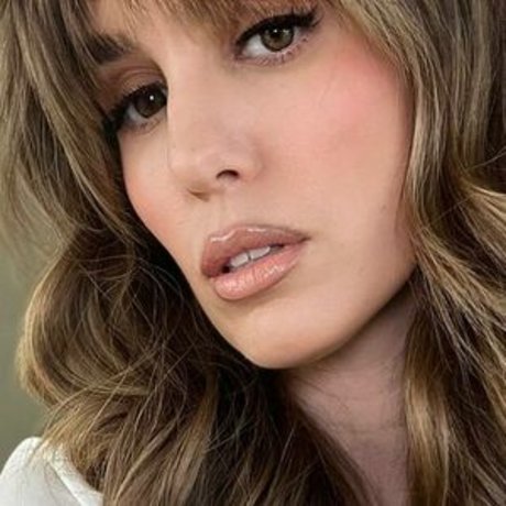 Naakte gelekte OnlyFans-foto van Christy Carlson Romano