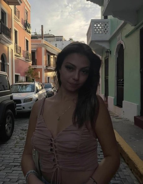 Naakte gelekte OnlyFans-foto van Elena Lukin
