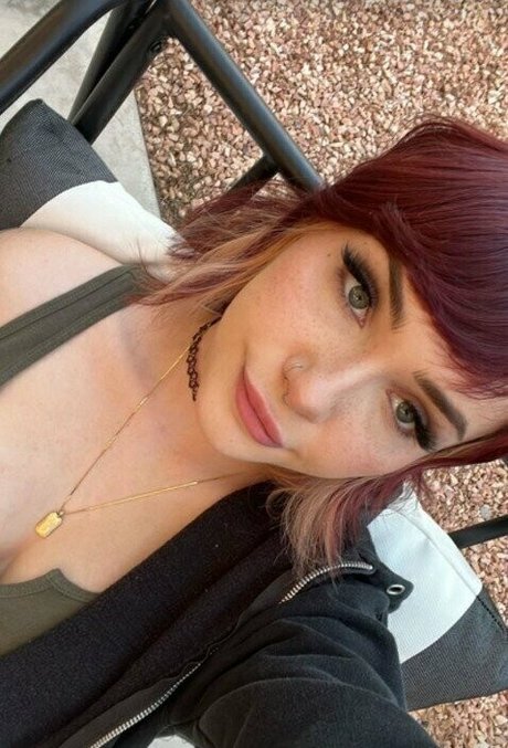 Naakte gelekte OnlyFans-foto van Enrapturesg