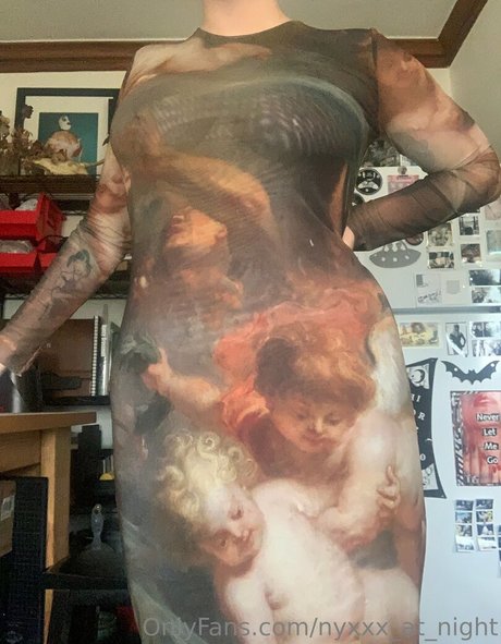 Naakte gelekte OnlyFans-foto van Nyxxxatnight