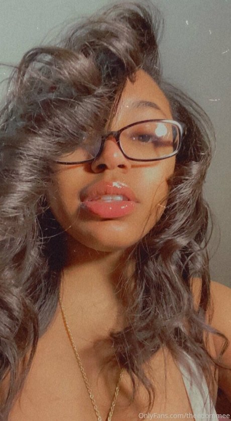 Naakte gelekte OnlyFans-foto van Theedommee
