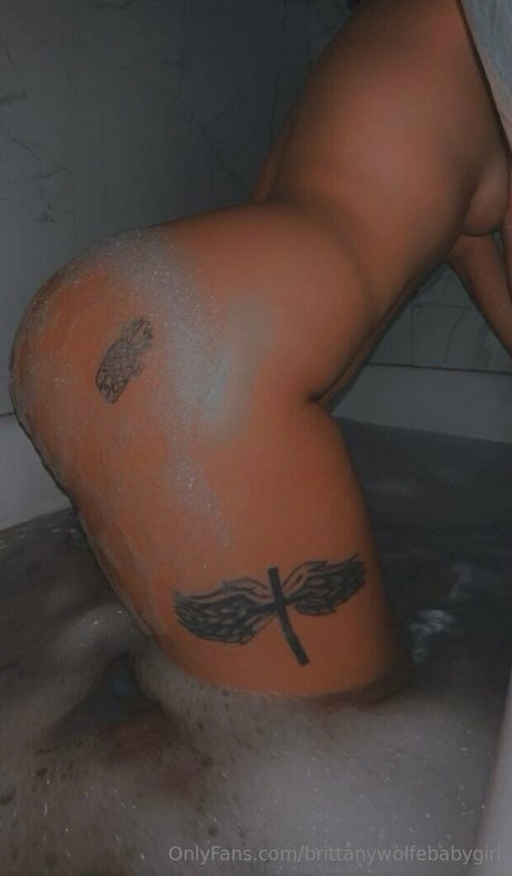 Naakte gelekte OnlyFans-foto van Brittanywolfebabygirl
