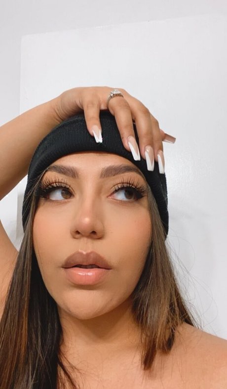 Naakte gelekte OnlyFans-foto van Westtsidemamii