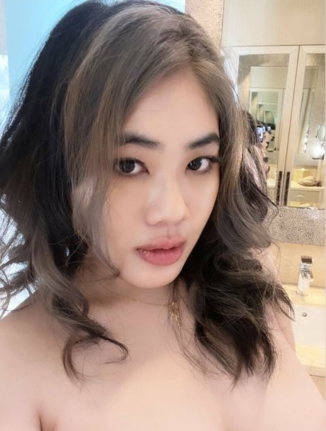 Naakte gelekte OnlyFans-foto van Shuxuant