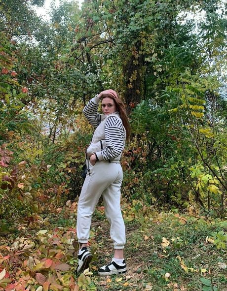 Naakte gelekte OnlyFans-foto van Littleprincessariana