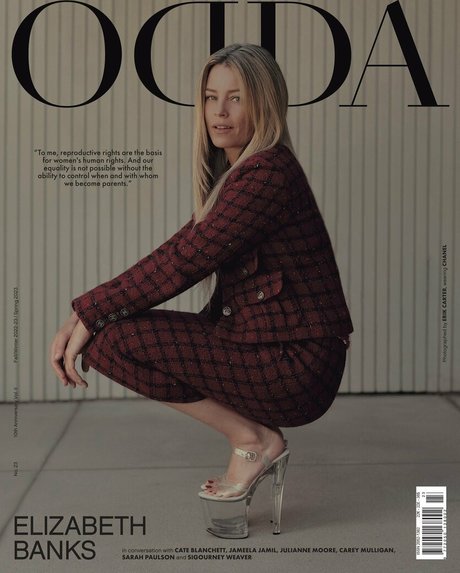 Naakte gelekte OnlyFans-foto van Elizabeth Banks