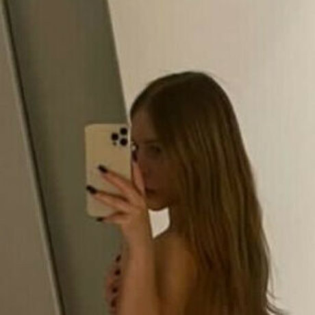 Naakte gelekte OnlyFans-foto van Sovietblyad