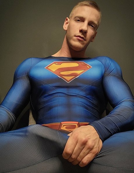 Naakte gelekte OnlyFans-foto van Johnfitness91free