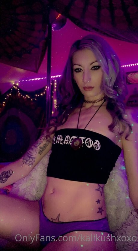 Naakte gelekte OnlyFans-foto van Kalikushxoxo