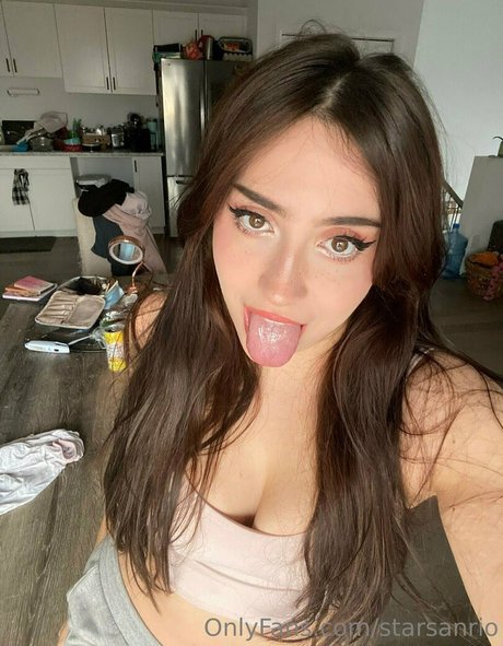 Naakte gelekte OnlyFans-foto van Starsanrio