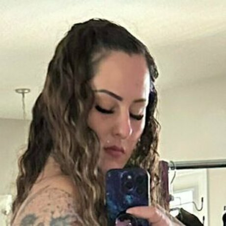 Naakte gelekte OnlyFans-foto van Inkedmamiifree