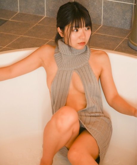 Naakte gelekte OnlyFans-foto van Natsuki Tanaka