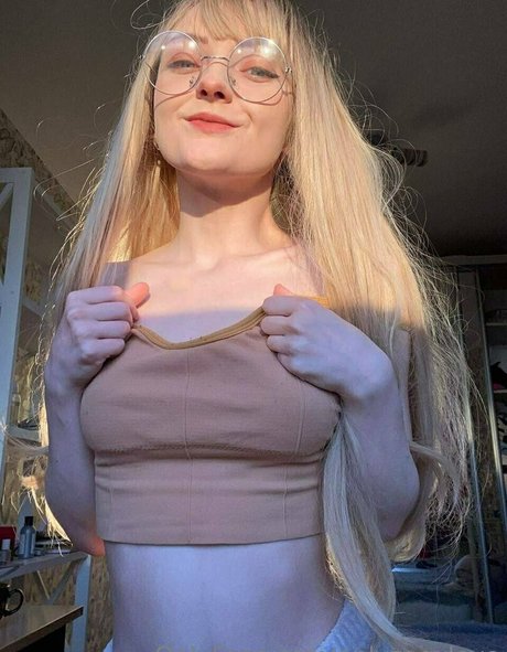 Naakte gelekte OnlyFans-foto van Onlyzoeylove