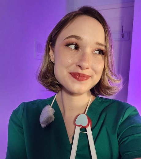 Naakte gelekte OnlyFans-foto van Amykay Asmr