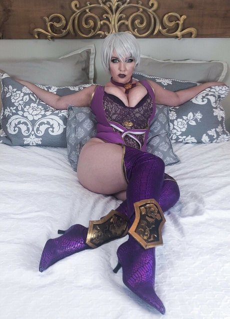 Naakte gelekte OnlyFans-foto van Lisalouwho