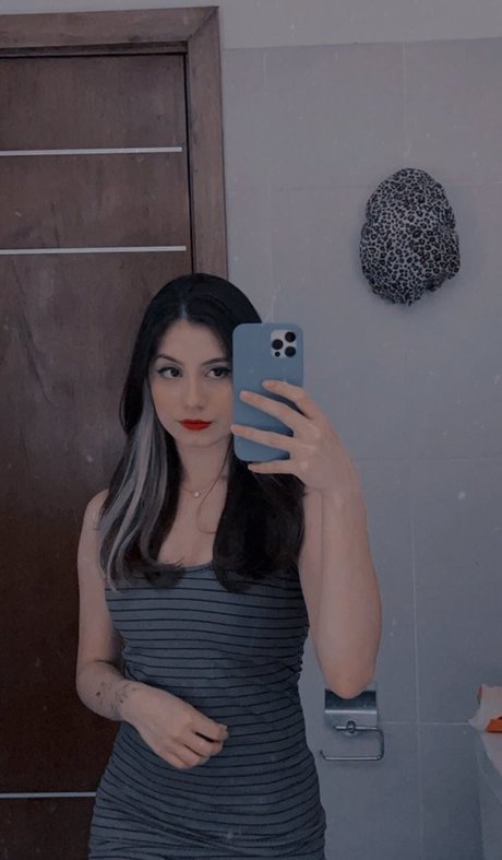 Naakte gelekte OnlyFans-foto van Ingrid Larissa