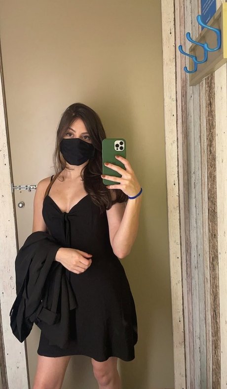 Naakte gelekte OnlyFans-foto van Ingrid Larissa