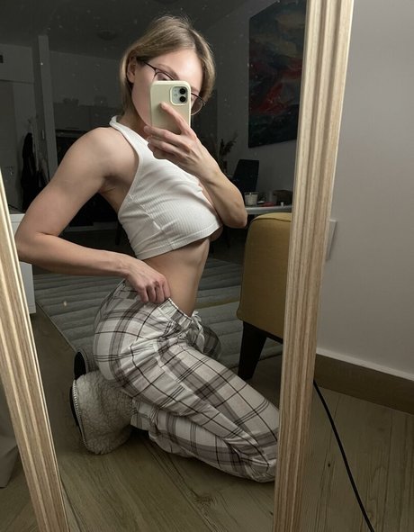 Naakte gelekte OnlyFans-foto van Violetvelutto