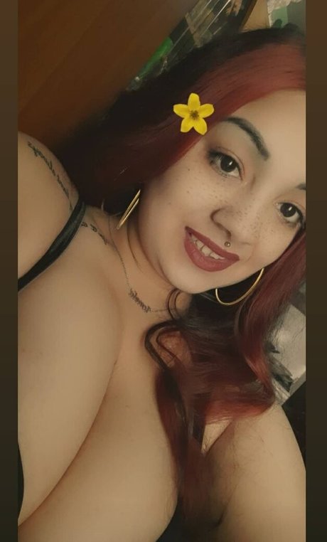 Naakte gelekte OnlyFans-foto van Ionela Madalina