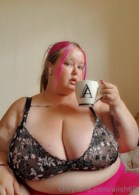 Naakte gelekte OnlyFans-foto van Aiish69
