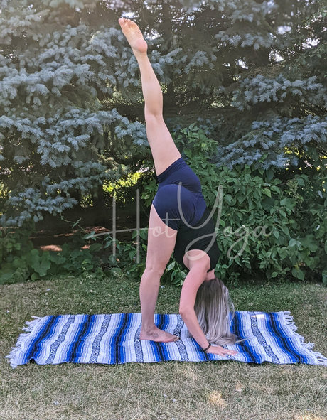 Naakte gelekte OnlyFans-foto van Hotyoga