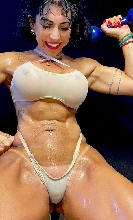 Mara Oliveira