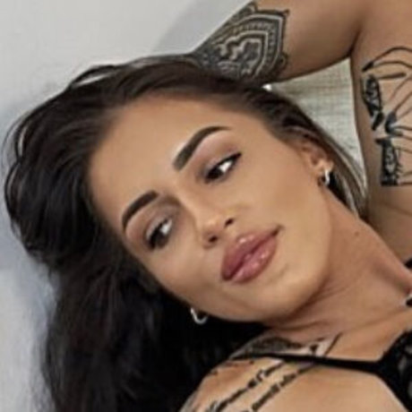 Naakte gelekte OnlyFans-foto van Alohafitt