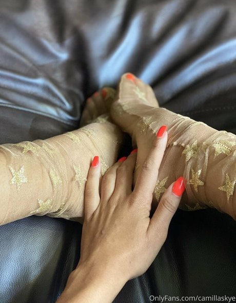 Naakte gelekte OnlyFans-foto van Camillaskye
