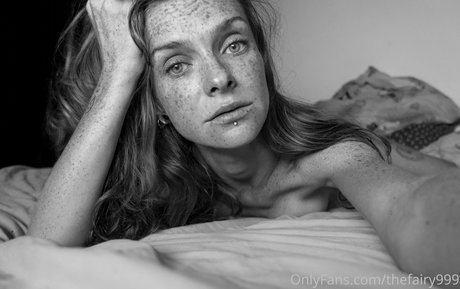 Naakte gelekte OnlyFans-foto van Thefairy999free