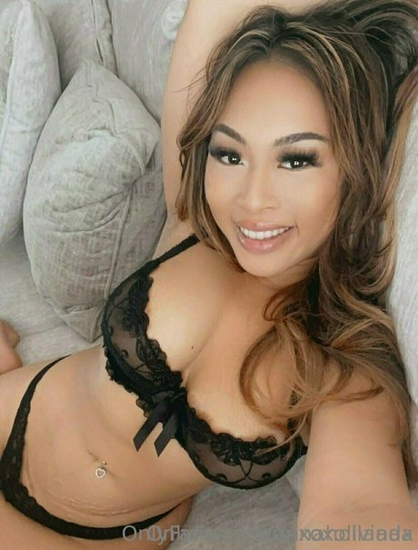 Naakte gelekte OnlyFans-foto van Annahollandx