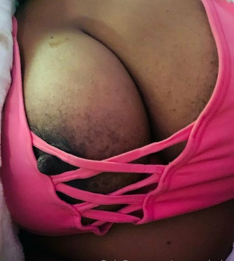 Naakte gelekte OnlyFans-foto van Seannababe
