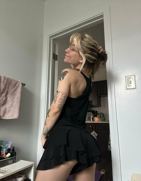 Naakte gelekte OnlyFans-foto van Datanight