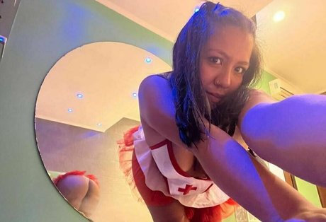 Naakte gelekte OnlyFans-foto van Morenamiaa