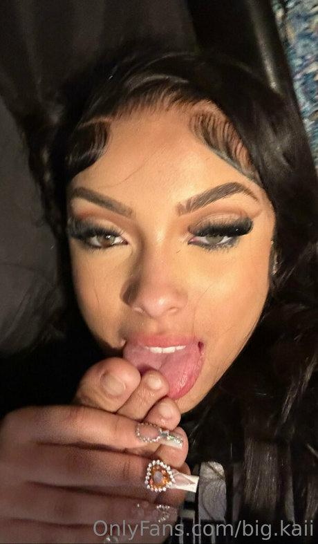 Naakte gelekte OnlyFans-foto van Bigkaii