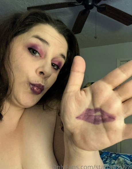 Naakte gelekte OnlyFans-foto van Goodgirlgiggles