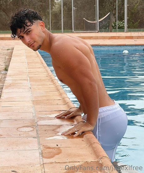 Naakte gelekte OnlyFans-foto van Exoticboyfree