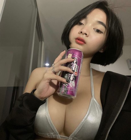 Naakte gelekte OnlyFans-foto van Phanomwan Chaiwayat