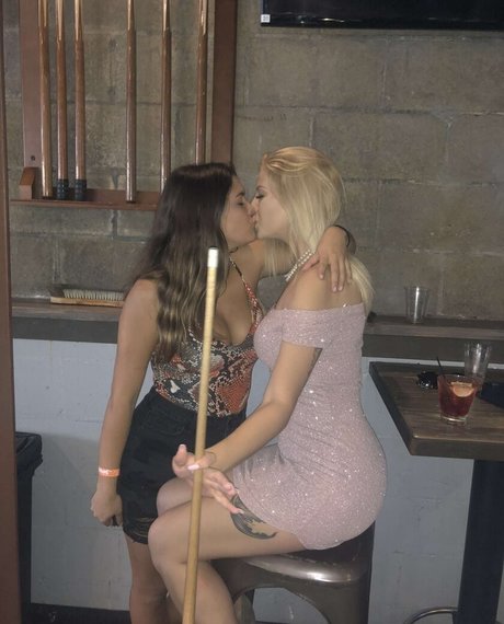 Naakte gelekte OnlyFans-foto van Fuckella