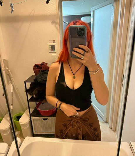 Naakte gelekte OnlyFans-foto van Meishamock