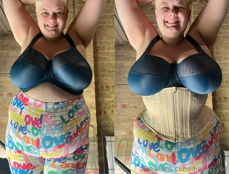 Naakte gelekte OnlyFans-foto van Doctorsybil