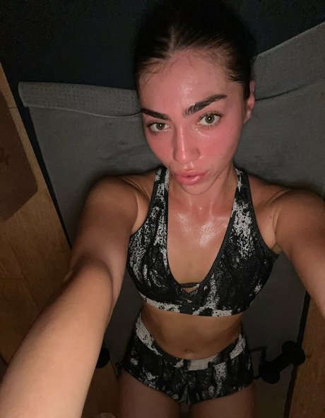 Naakte gelekte OnlyFans-foto van Itsgigibabyyy