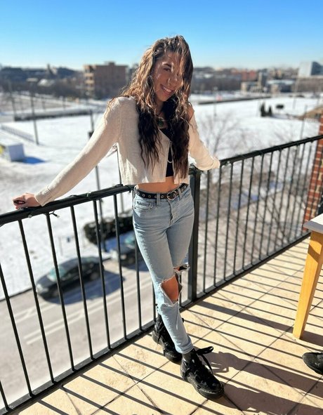 Naakte gelekte OnlyFans-foto van Bikinibites