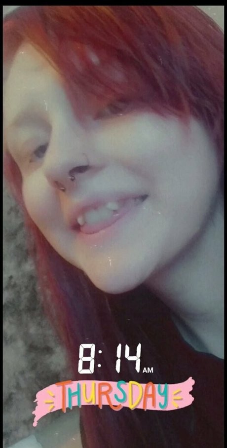Naakte gelekte OnlyFans-foto van Benzbabe