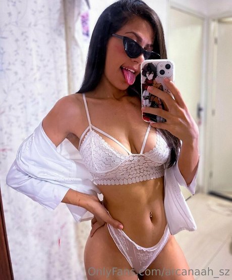 Naakte gelekte OnlyFans-foto van Arcanaahsz