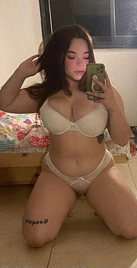 Naakte gelekte OnlyFans-foto van Allabouteve