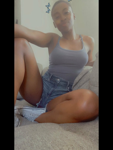 Naakte gelekte OnlyFans-foto van Jasdane