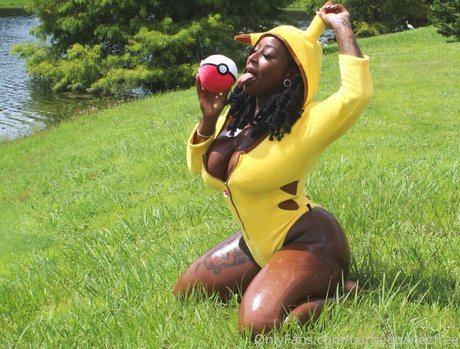 Naakte gelekte OnlyFans-foto van Barbeebandzfree