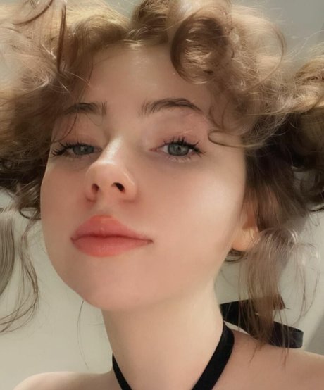 Naakte gelekte OnlyFans-foto van Darlingsspam